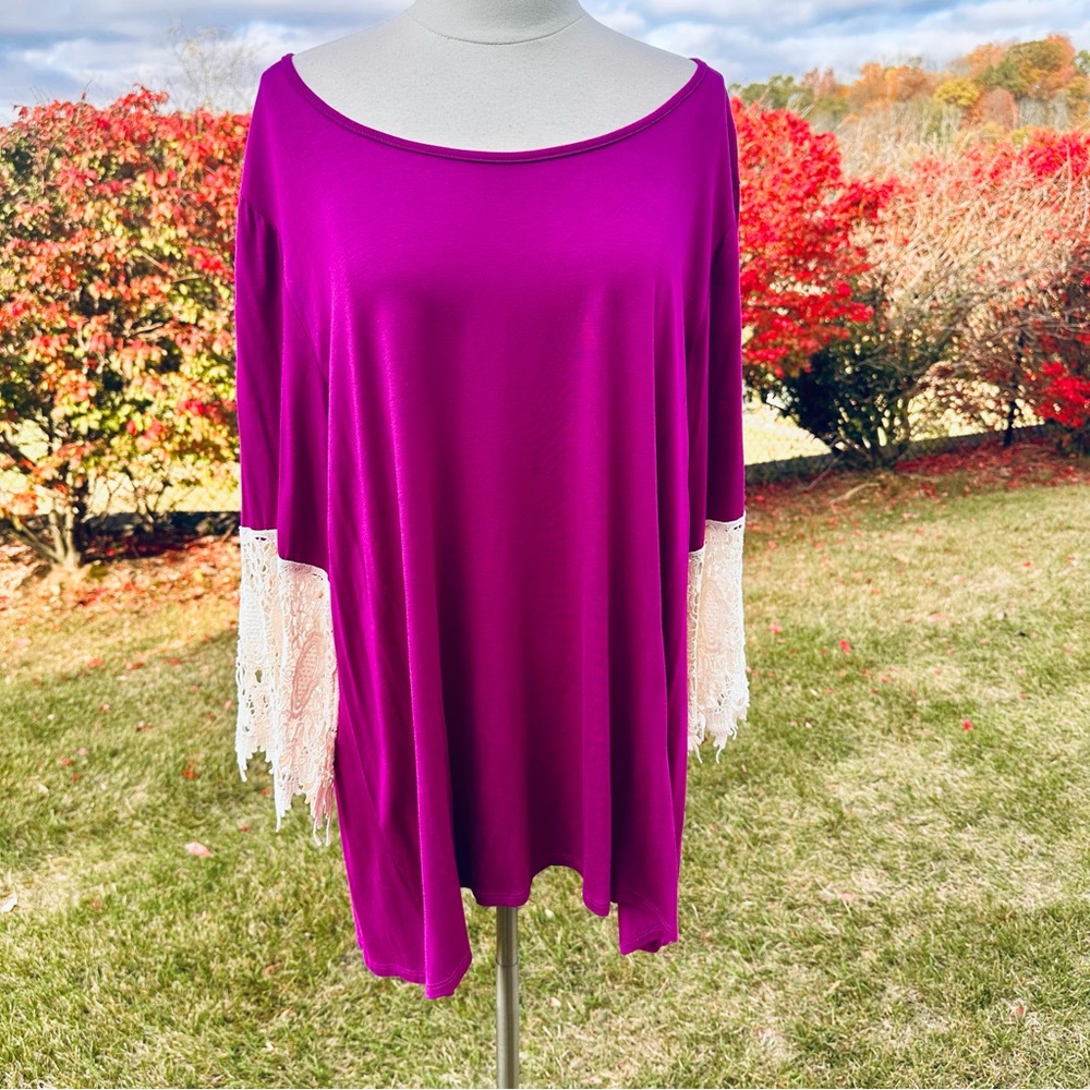 Forgotten Grace Womens Size XXL Purple Tunic w/ Cream Crocheted Lace on Sleeves